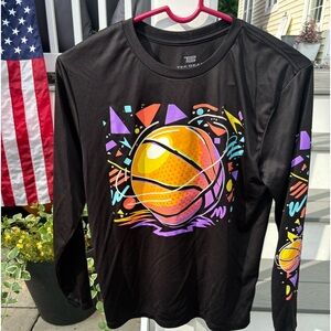 Tek Gear basketball long sleeve shirt. Polyester. Size large.